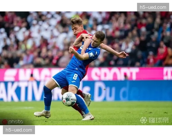 从被动到掌控：通讯回顾霍芬海姆如何通过调整中场站位扭转转换劣势